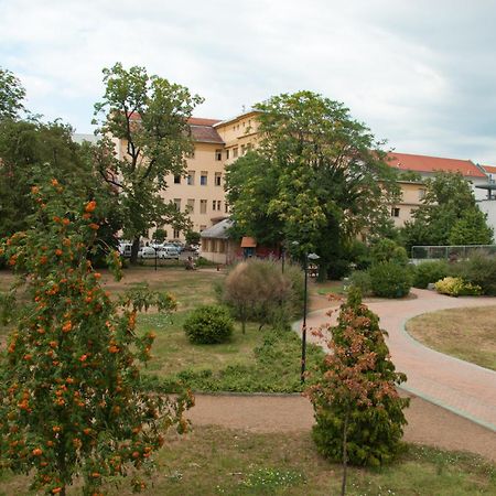 Hotel Central Pécs Buitenkant foto